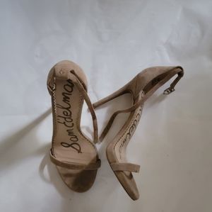 Jessica Simpson, size 7. 5